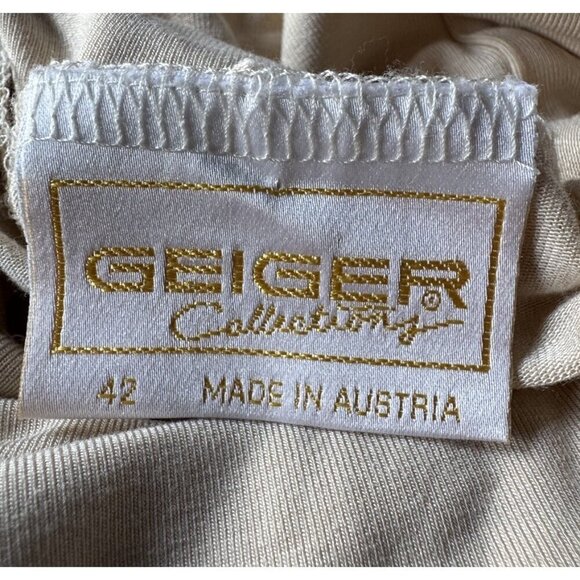 Vintage Geiger Collections Woman's Sz 42 (XL)  Beige Turtleneck Tunic Top - Picture 4 of 7